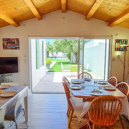 فيلة Superbe Avec Piscine Chauffee, Boulodrome Et Parking