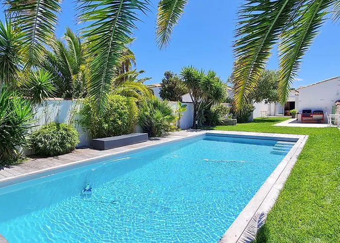 Superbe Avec Piscine Chauffée, Boulodrome Et Parking Villa