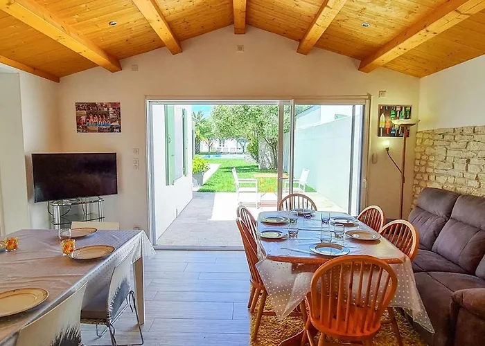 Villa Superbe Avec Piscine Chauffée, Boulodrome Et Parking