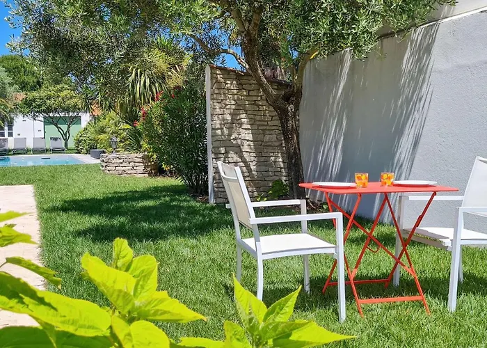 Villa Superbe Avec Piscine Chauffée, Boulodrome Et Parking
